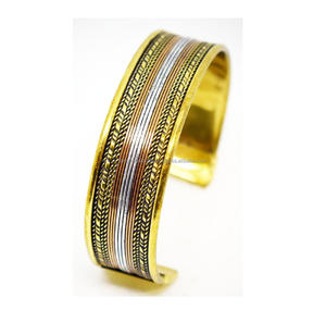 Unique Design Out Looking Handmade Unisex Hand Cuff High Quality Hammered Craft Metal Jewelry Wide Cuff <b>Bangles</b> - Product Image 4