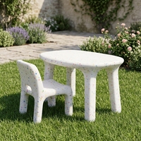 Meilleures ventes en Australie : Ensemble table et chaises en plastique style nordique pour enfants, idéal pour la maison et l'extérieur