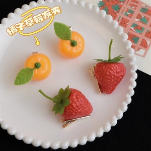 Frange latérale amusante et originale en forme de fraise et d'orange sur le front, pinces cassées, pinces à cheveux bec de canard - Product Image 1