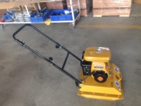 Compacteur à plaque vibrante 90kgs C90 alimenté par EY20 pour les travaux de compactage routier