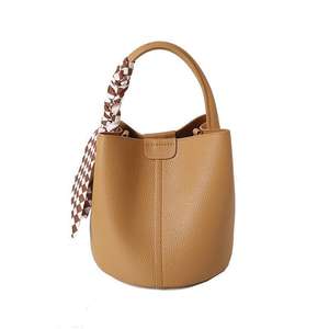 Sac bandoulière grande capacité haut de gamme pour femme, nouveau style 2025, sac seau polyvalent, sac à main de travail en PU - Product Image 3
