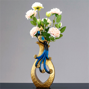 Vaso in Resina con Design Minimalista Nordico a Forma di Pavone |   Decorazione Artigianale in Stile Antico Egiziano per Tavolo da Soggiorno |   San Valentino - Product Image 1