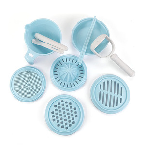 Set manual de molinillo y exprimidor de alimentos para bebés Friends con funciones de molienda, filtrado y servir - Product Image 3