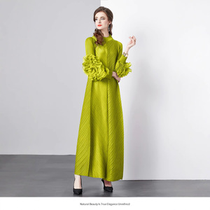 Miyake femmes plissé longue robe couleur unie ample minceur drapé effet Style européen américain Niche lumière <span class=keywords><strong>Mature</strong></span> décontracté - Product Image 3