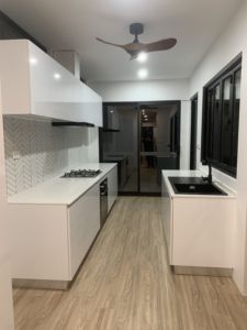 Villa Moderna a 2 Piani con 5 Camere da Letto Espandibile in Container Marittimo d'Acciaio da 40 Piedi Pronta per la Spedizione - Product Image 5