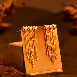 Pendientes de Moda con Diseño de Corazón y Borla, en Acero Inoxidable 316L con Baño de Oro PVD - Product Image 3