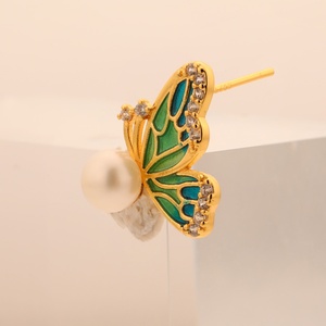 Wholesale Luxury 18K Gold Plated Women's Stud <b>Earrings</b> Trendy Korean Style Zircon Butterfly Imitation Pearl Brass Bezel Setting - Product Image 3