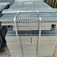 Grille en acier galvanisé dentelé Q235, structure soudée, pour couvercle de caniveau extérieur municipal, entrepôt et logistique