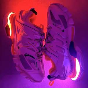 Zapatillas Deportivas Clásicas Retro para Hombre y Mujer, de Alta Calidad, para Correr y Caminar, Última Versión 3.0, con Suela Gruesa Luminosa y Parte Superior de Lona - Product Image 3