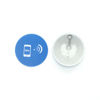 Étiquette NFC adhésive PVC haut de gamme personnalisée 13,56 MHz Mini Tag Rouleau d'autocollants pour applications hôtelières et de paiement
