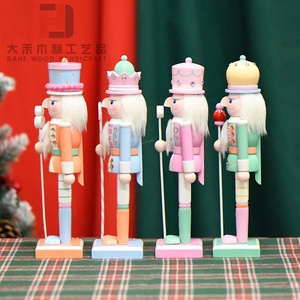 Macarons creativi in <span class=keywords><strong>legno</strong></span> schiaccianoci soldati <span class=keywords><strong>legno</strong></span> noce soldato per regali ornamenti di natale - Product Image 2