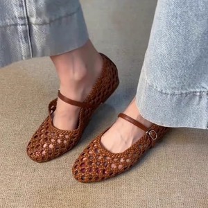 Nuevas Sandalias Planas de Cuero Genuino para Mujer 2026, Estilo Romano, Punta Redonda, con Hebilla y Diseño Calado Francés - Product Image 5