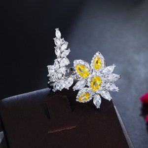 Bague ajustable en argent plaqué avec zircone cubique brillante en forme de feuille et de fleur pour <span class=keywords><strong>femme</strong></span>, idéale pour les fêtes, les fiançailles, les bijoux et accessoires de costume - Product Image 4
