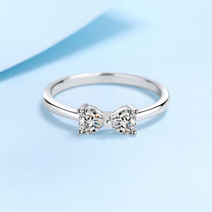 Anello con fiocco di lusso leggero 925 in argento Sterling 0.6 carato vvvs1 Moissanite a forma di cuore anello da sposa con diamante da sposa - Product Image 3