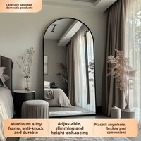 Luxuriöser Ganzkörperspiegel HD Explosionsgeschützt Minimalistisches Modernes Design für Zuhause und Bekleidungsgeschäfte Bogenförmiger Wandspiegel