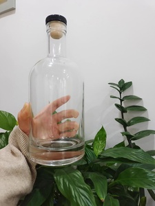 Chai Trong Suốt Trực Tiếp Từ Nhà Máy Chai Thủy Tinh Siêu Đá Lửa Hình Tròn 700Ml 750Ml Chai Rượu Whisky Rượu Mạnh Rượu Rum Gin - Product Image 4