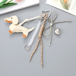 Nouveau pendentif de sac en cuir de teckel de dessin animé, accessoires personnalisés assortis, porte-clés - Product Image 6