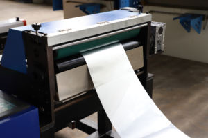 एल्यूमीनियम खाद्य ट्रे मुद्रांकन मशीन प्रगतिशील डाई स्टाम्पिंग प्रेस पन्नी कंटेनरों के लिए - Product Image 4