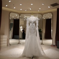 Robe de mariée sirène de luxe grande taille en satin et mousseline, ornée de perles florales, style princesse, avec traîne chapelle
