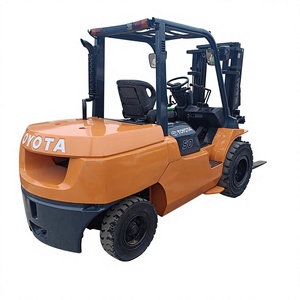 Chariots élévateurs d'occasion Toyota 5T à prix abordable – Machines de transport d'occasion, moteur diesel, pour entrepôt et construction - Product Image 1