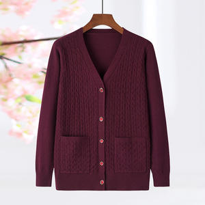 Nuovo arrivo <span class=keywords><strong>cardigan</strong></span> da <span class=keywords><strong>donna</strong></span> a V con tasche in tinta unita in maglia <span class=keywords><strong>cardigan</strong></span> da esterno per mamma e donne di mezza età o anziane - Product Image 6