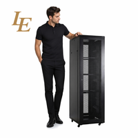 Rak Server Kabinet Jaringan Pusat Data Berdiri Lantai Baja 13U 800*800mm Tersedia