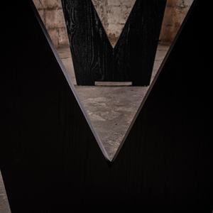 ชุดโต๊ะอาหารหรูหราทันสมัยสีดำ วี แบล็ค  โต๊ะไม้สำหรับห้องรับประทานอาหาร - Product Image 4