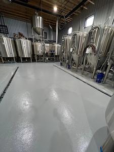 Pintura impermeable de poliuretano transparente de dos componentes para revestimiento de suelo de hormigón o tejado - Product Image 3