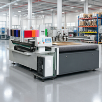 Machine de découpe numérique à plat oscillante pour carton, panneaux KT, carton ondulé, boîtes cadeaux, échantillons et fabrication CNC