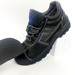 Botas <span class=keywords><strong>de</strong></span> trabajo con punta <span class=keywords><strong>de</strong></span> acero antideslizante Calzado <span class=keywords><strong>de</strong></span> protección resistente cómodo antideslizante para pavimento <span class=keywords><strong>de</strong></span> techos - Product Image 1