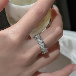 Bague en argent pur S925 à rayures verticales, design de niche de luxe avec incrustation, qualité fine, style vintage cool - Product Image 2