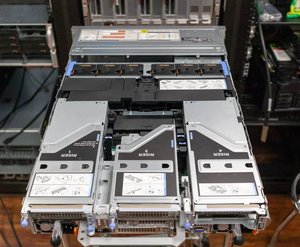Servidor PowerEdge R7615 2U de Alta Escalabilidad, AMD EPYC 9004 de 128 Núcleos, DDR5, NVMe PCIe Gen5, Silicon Root of Trust para IA - Product Image 6