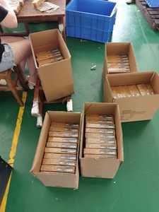 Individuelles Eishockey-Schlägerwachs mit Logo-Gravur, verschiedene Düfte, verbessert den Grip, stabilisiert den Schläger und erhöht die Verschleißfestigkeit - Product Image 4