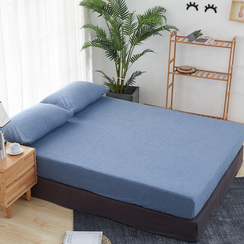 Натяжная простыня из матовой микрофибры с глубоким карманом