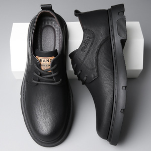 รองเท้าบูทหนังผู้ชายแบบมาร์ติน พื้นหนา ส้นเตี้ย บุนุ่ม สวมใส่สบาย ผลิตที่เวินโจว พื้นยาง ตกแต่งด้วยการเย็บอย่างประณีต - Product Image 3