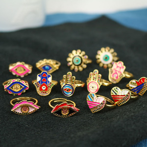 แหวนนิ้วเคลือบสีรุ้งลายฮัมซา หัวใจ และตาปีศาจ ประดับเพชร CZ แบบไมโครเพฟ สำหรับผู้หญิง รุ่นยอดนิยม RM1072 - Product Image 3