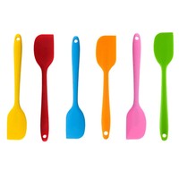 Vente en gros pas cher Chaud Petite Taille De Qualité Alimentaire Antiadhésif Meilleur Silicone Lick Mat Spatule Nettoyage de grattoir mangeoire pour animaux de compagnie