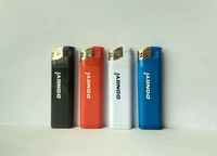 Le briquet électronique direct du fabricant utilise du gaz butane jetable avec support pour téléphone portable
