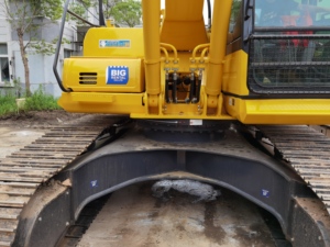 Excavatrice sur chenilles Komatsu PC220-8 Jaune Hydraulique, Équipement de Construction Lourd de Type Chenillé - Product Image 2