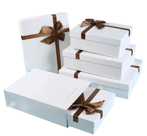 लक्जरी कस्टम लोगो मुद्रित लंबे क्रिसमस कार्डबोर्ड बक्से, ढक्कन के साथ कैंडी फेवर पेस्ट्री बक्से