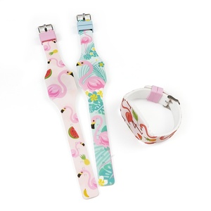 사용자 정의 로고 키즈 만화 실리콘 방수 시계 방수 방수 방수 시계 방수 디지털 LED 디스플레이 야외 스포츠 시계 편안한 밴드 - Product Image 4