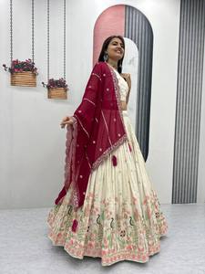 Lehenga Choli de bonne qualité avec Cancan pour femmes, robe ethnique brodée élégante pour mariage et fête, disponible au prix d'exportation - Product Image 1