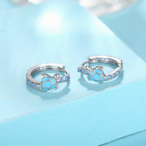 Orecchini a Forma di Tartaruga con Zirconi e Smalto per Donne, Gioielli Ispirati all'Oceano - Product Image 5