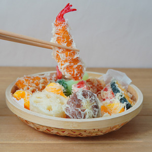 Modelo de camarón tempura japonés simulado, divertido y realista, llavero de juguete con forma de comida, colgante para bolso de pareja - Product Image 2