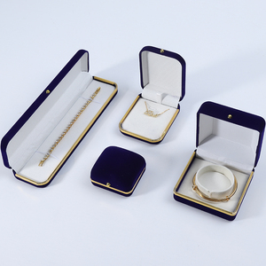 Venta de fábrica de lujo Taki Paketi caja de embalaje logotipo personalizado en relieve hecho a mano azul gamuza terciopelo collar pulsera anillo joyero - Product Image 5