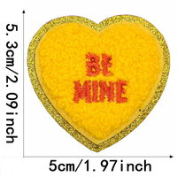 Nouveau design Cœur coloré avec inscription brodée, patchs en feutre non tissé et chenille, faits main, thermocollants pour vêtements, sacs, chapeaux