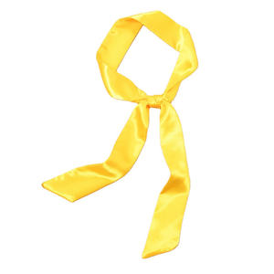 Joli foulard en soie crème à imprimé fraises rouges pour femme, accessoire capillaire, petit bandana carré imprimé numériquement sur mesure - Product Image 4