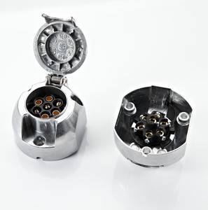 Conector de <span class=keywords><strong>remolque</strong></span> OEM de 7 vías, Conector de <span class=keywords><strong>remolque</strong></span> de Metal de 12V, <span class=keywords><strong>enganche</strong></span> de <span class=keywords><strong>remolque</strong></span> de aleación de aluminio impermeable, 7 pines hembra para camiones, AUTOCARAVANAS, BARCOS - Product Image 1