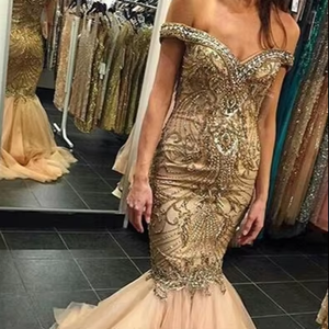 Robe de sirène de luxe de créateur avec de lourds perles de verre et des ornements en pierre, parfaite pour les mariages et les événements spéciaux - Product Image 5