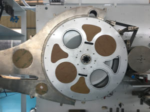 Автоматическая машина по производству детских подгузников с полусервоприводом, по цене Китая - Product Image 2